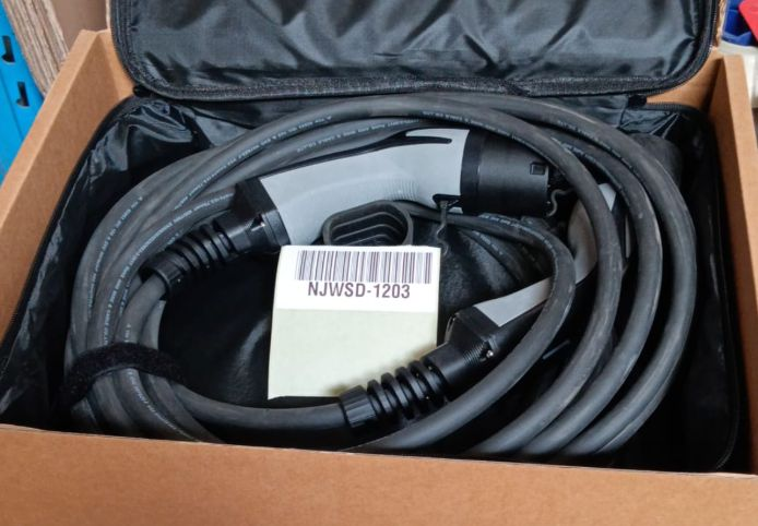 تخفيضات التخليص - كابل شحن 11KW 16A ثلاثي الطور من النوع 2 EV بطول 10 متر للمركبات الكهربائية & PHEVs