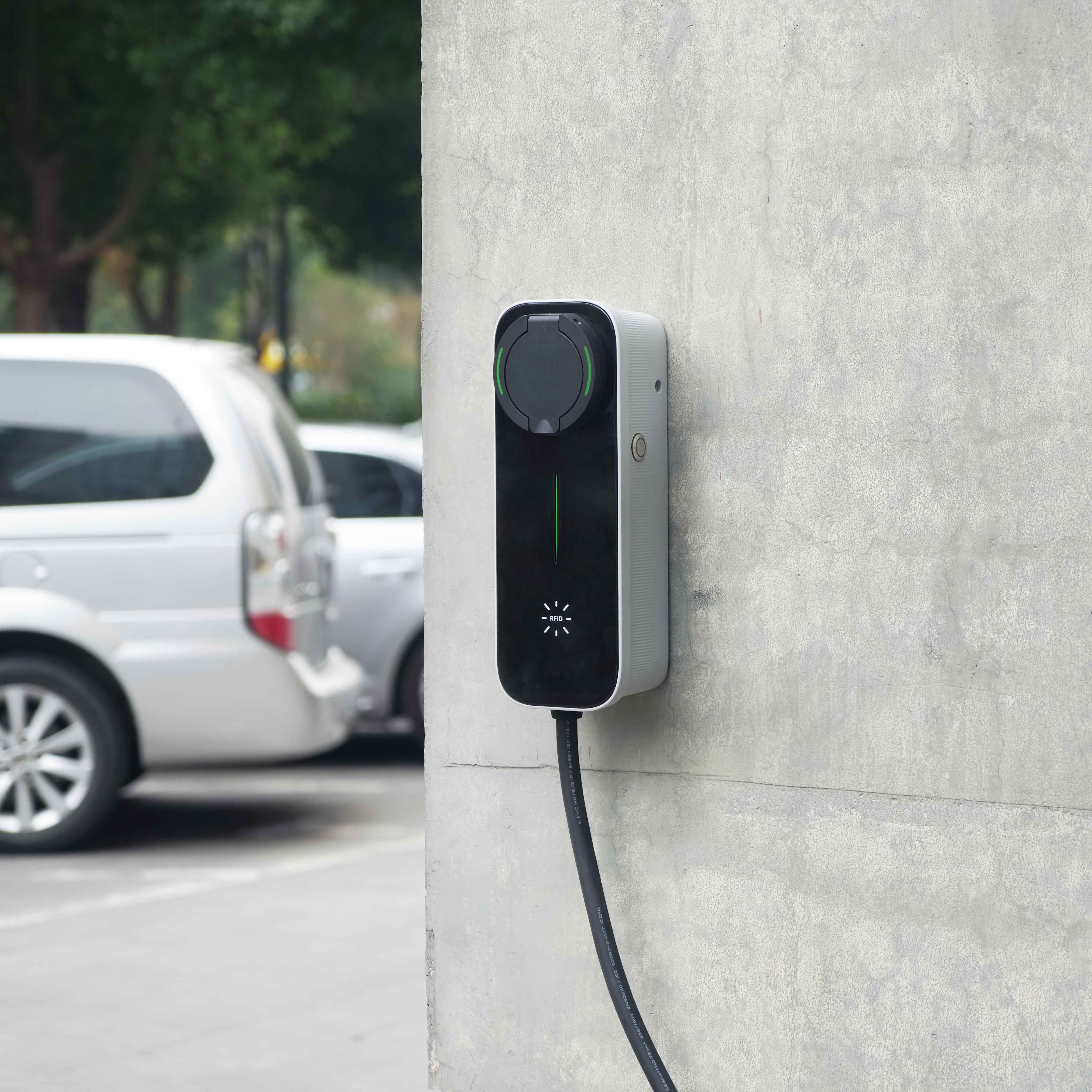 One-stock Clearance Sale RFID-controlled 7KW Wallbox Charger With Type 2 Socket - BS30